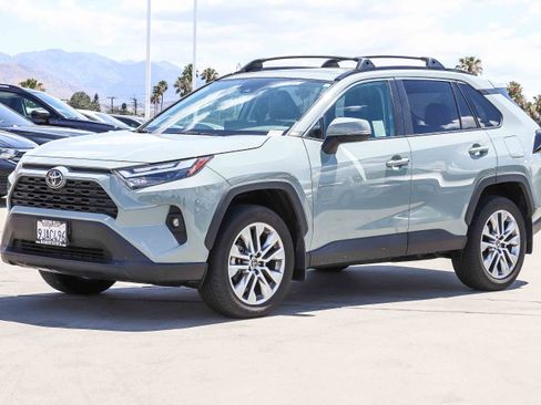 Used 2023 Toyota RAV4 XLE Premium FWD image 3