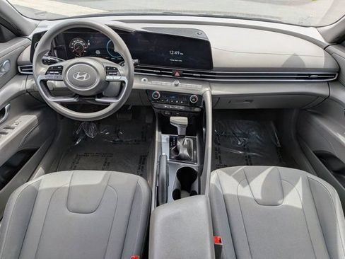 Used 2024 Hyundai Elantra SEL FWD image 15