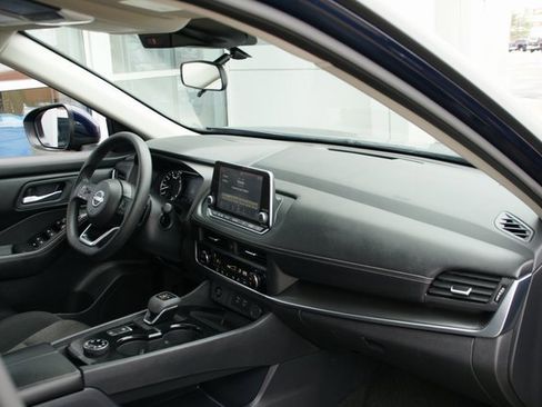 Used 2024 Nissan Rogue SV image 37