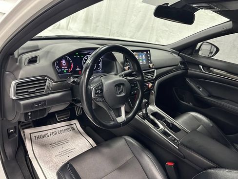 Used 2018 Honda Accord Sport image 15