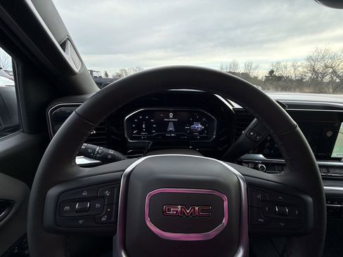 Used 2024 GMC Sierra 1500 SLT image 18