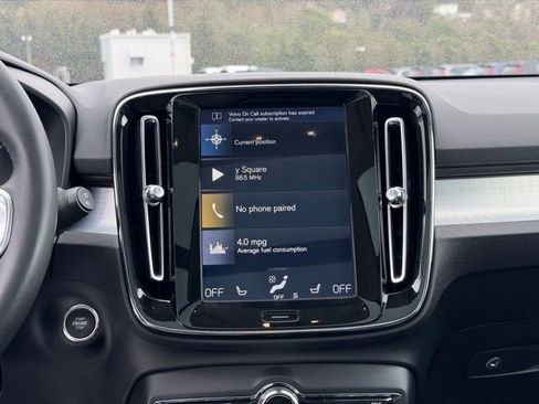 Used 2020 Volvo XC40 T5 Momentum image 15