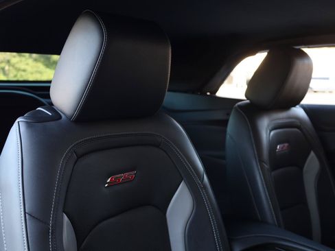 Used 2019 Chevrolet Camaro SS RWD image 34