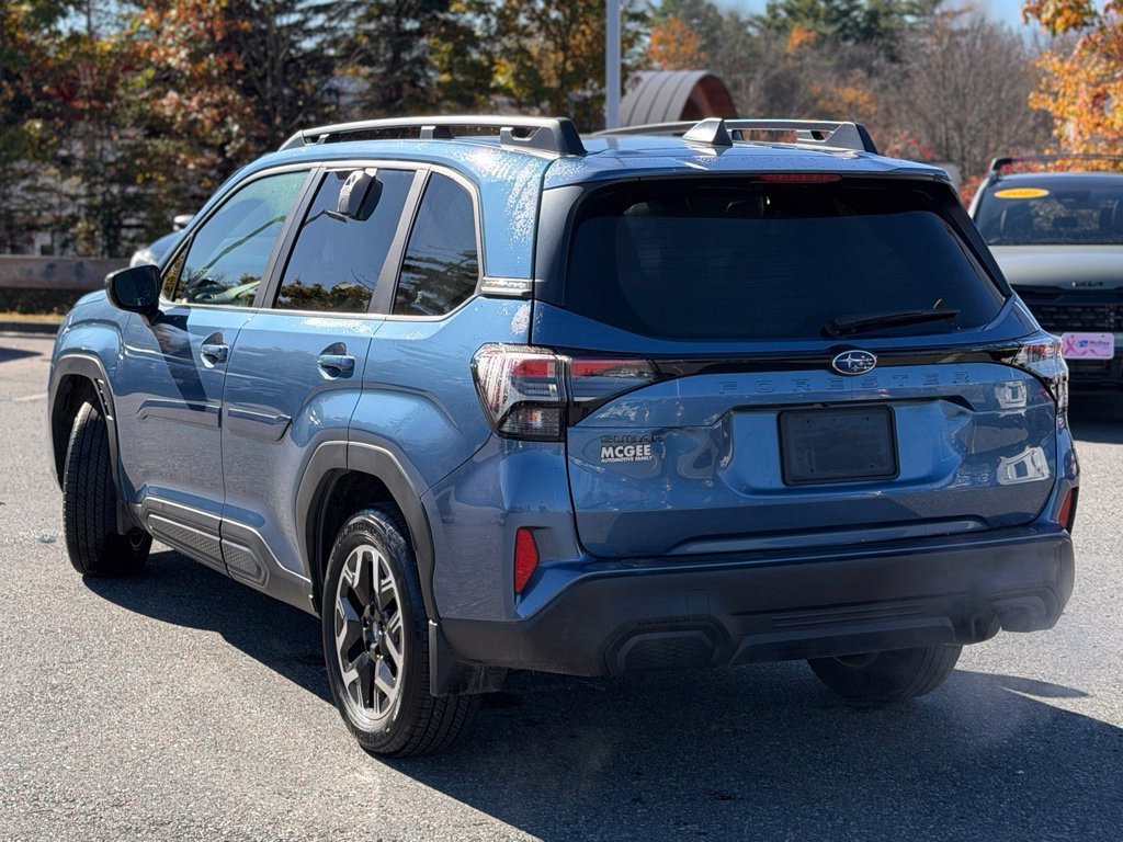 Used 2025 Subaru Forester Premium AWD/4WD image 3