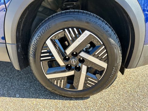 Used 2026 Nissan Kicks SV image 12