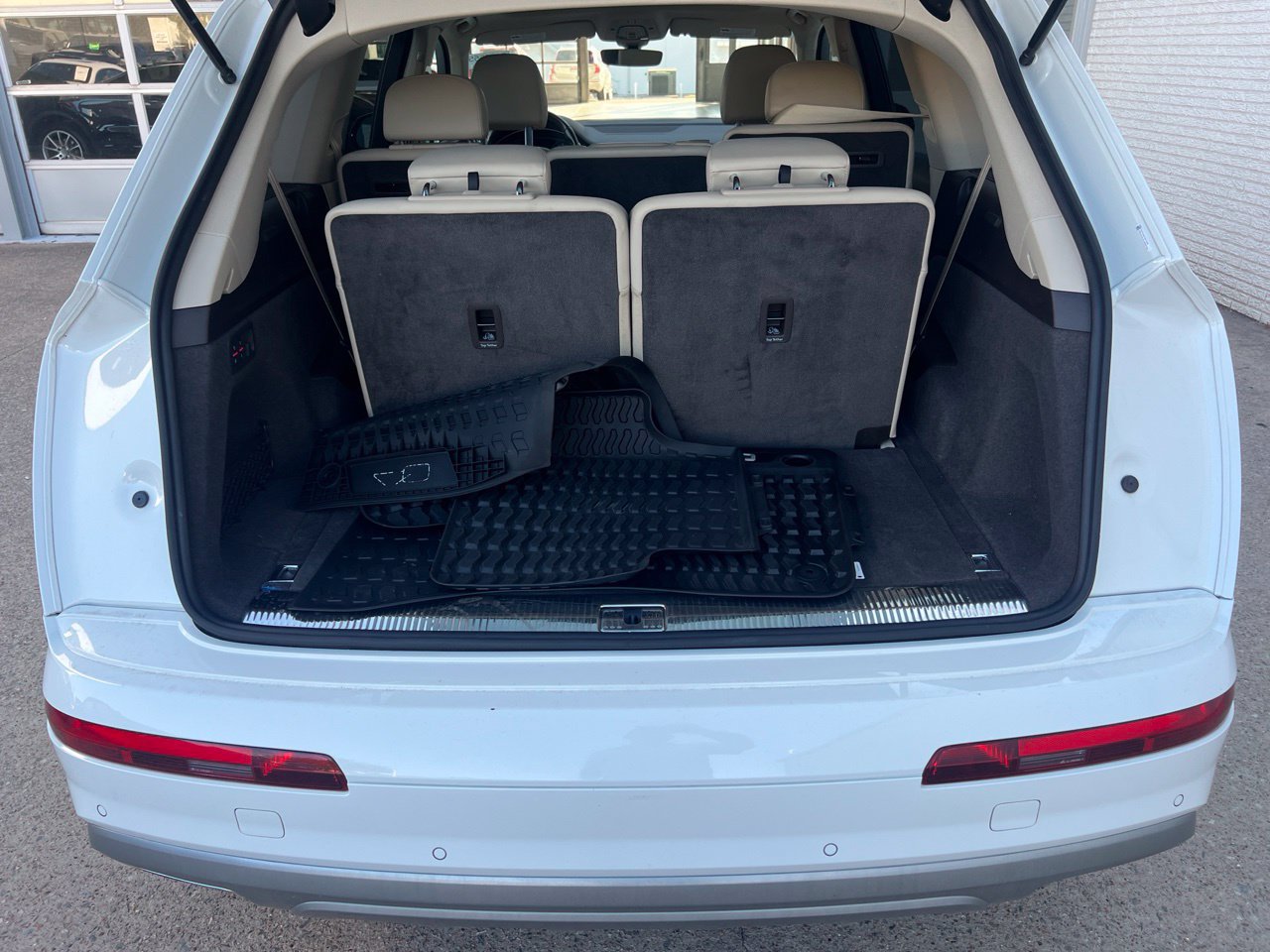 Used 2019 Audi Q7 3.0T Premium w/ Convenience Package AWD/4WD image 18