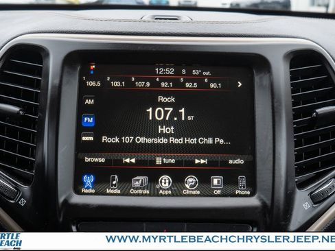 Used 2017 Jeep Cherokee Latitude w/ True North Edition image 18