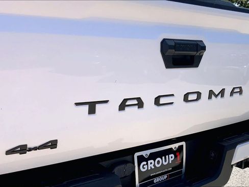 Used 2025 Toyota Tacoma TRD Off-Road AWD/4WD image 30