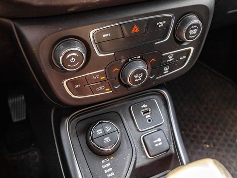 Used 2017 Jeep Compass Trailhawk w/ Navigation Group AWD/4WD image 15