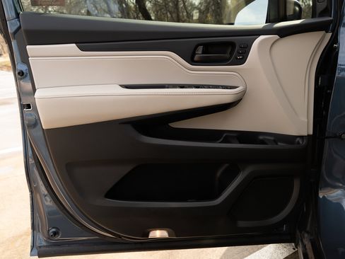 Certified 2026 Honda Odyssey EX-L image 37