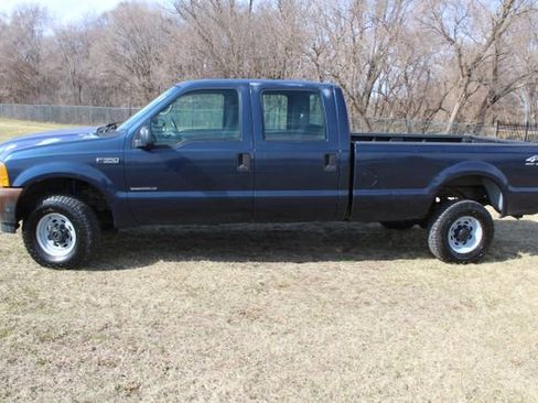 Used 2001 Ford F350 XL image 2