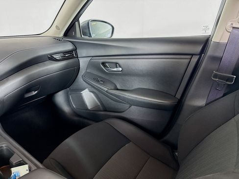 Used 2024 Nissan Sentra SV FWD image 26
