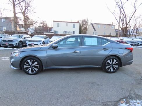 Used 2022 Nissan Altima 2.5 SV image 3