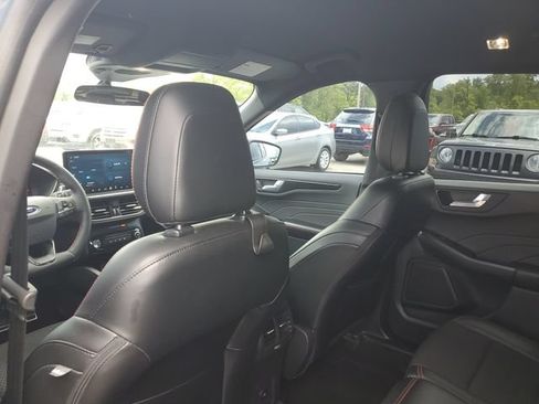 Used 2023 Ford Escape ST-Line w/ Tech Pack #1 AWD/4WD image 11