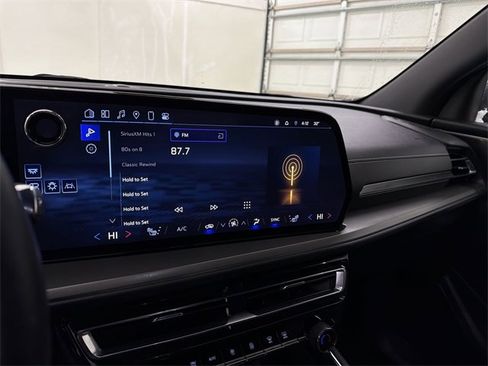 Certified 2025 Chevrolet Traverse LT image 25