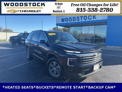 Used 2025 Chevrolet Traverse LT