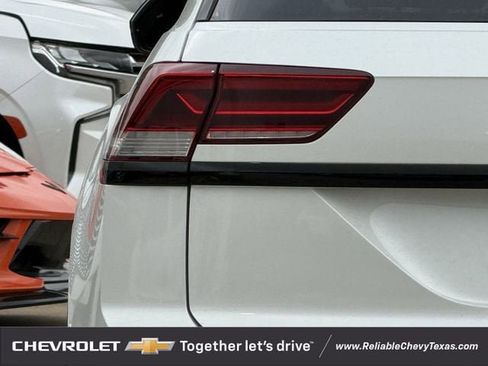 Used 2023 Volkswagen Atlas Cross Sport SEL R-Line AWD/4WD image 9