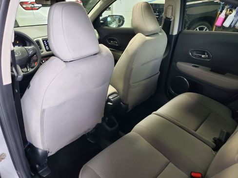 Used 2020 Honda HR-V EX image 11