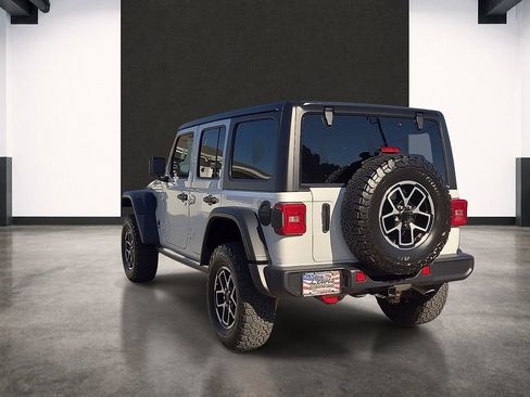 Used 2024 Jeep Wrangler Unlimited Rubicon w/ Technology Group AWD/4WD image 3