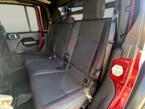 Used 2021 Jeep Gladiator Rubicon AWD/4WD image 19