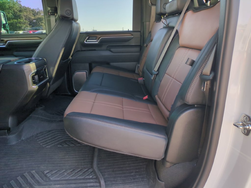 Used 2025 Chevrolet Silverado 2500 High Country w/ High Country Premium Package AWD/4WD image 30