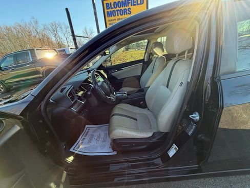 Used 2018 Honda Civic Touring image 10