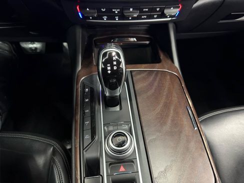 Used 2017 Maserati Levante w/ Luxury Package AWD/4WD image 22