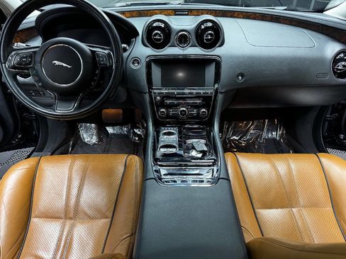 Used 2016 Jaguar XJ R-Sport image 38