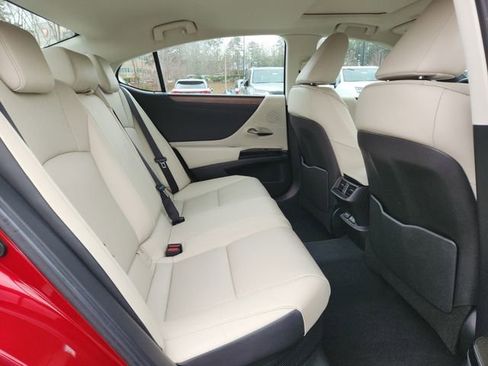 Certified 2025 Lexus ES 300h w/ Premium Package image 16