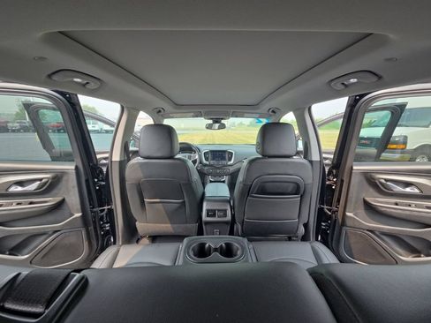 Used 2022 GMC Terrain SLT w/ Infotainment Package II AWD/4WD image 29