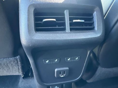 Used 2020 Chevrolet Equinox Premier AWD/4WD image 22