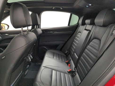 Used 2023 Alfa Romeo Stelvio Estrema image 26