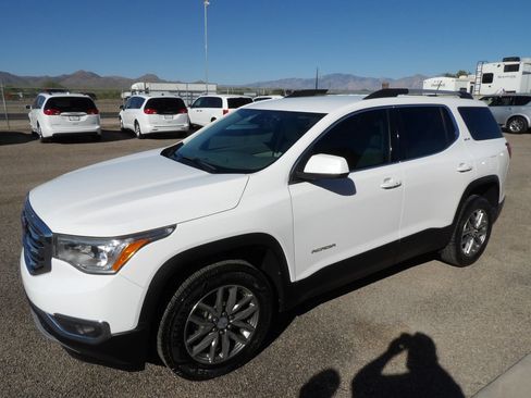 Used 2018 GMC Acadia SLE w/ Driver Alert Package I FWD image 4