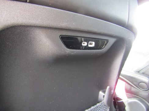 Used 2025 Chrysler Pacifica Limited FWD image 41