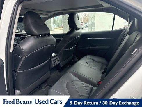 Used 2018 Toyota Camry XLE image 22