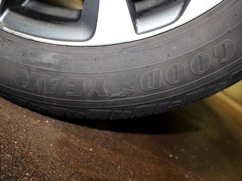 Used 2025 Toyota Corolla Cross XLE image 14