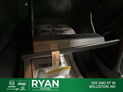 New 2026 Jeep Compass Latitude AWD/4WD image 32