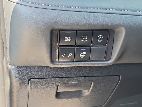 Certified 2024 Toyota Highlander Platinum AWD/4WD image 30