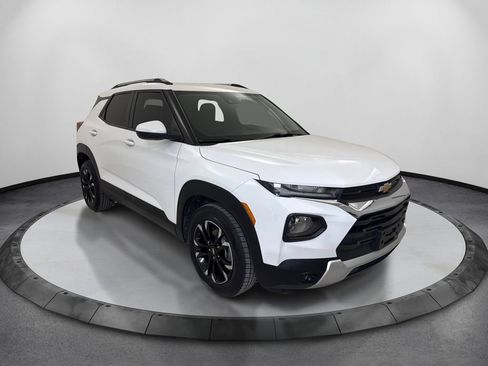 Used 2022 Chevrolet TrailBlazer LT FWD image 3