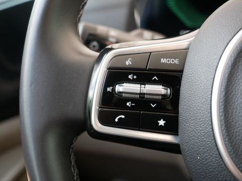 Certified 2026 Kia Carnival FWD image 28