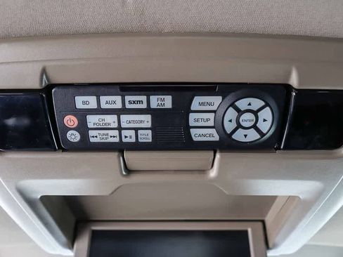 Used 2017 Honda Pilot Touring image 22