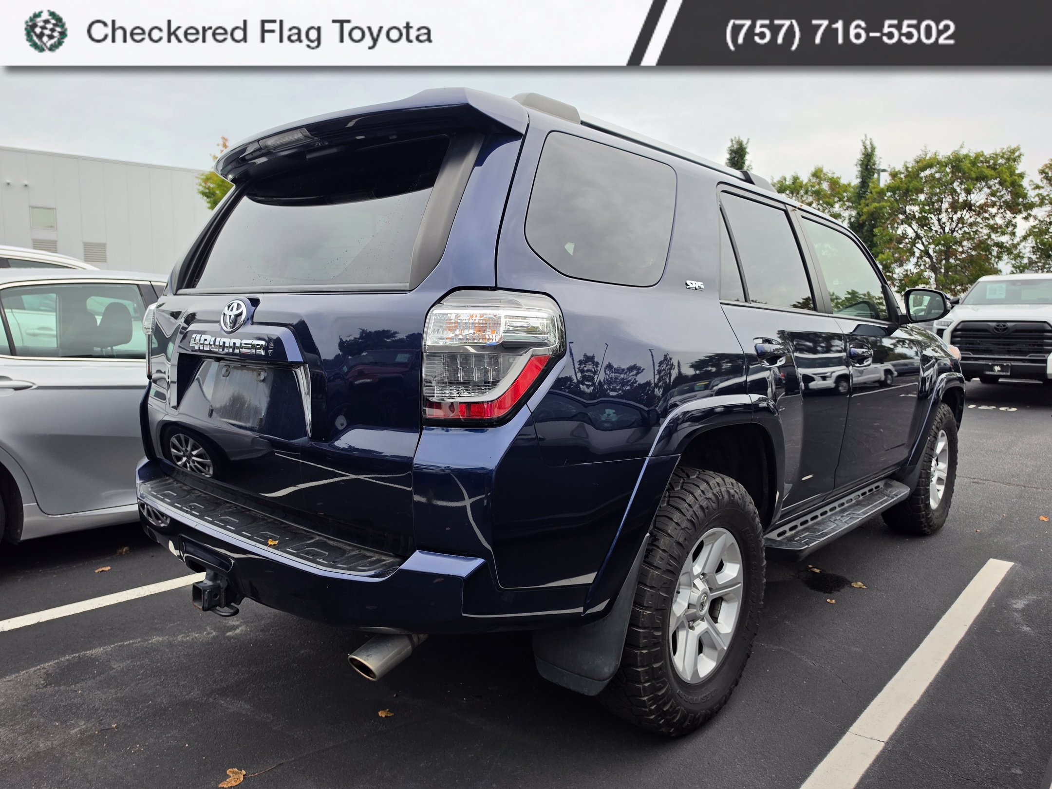 Used 2022 Toyota 4Runner SR5 Premium w/ Moonroof Package AWD/4WD image 6