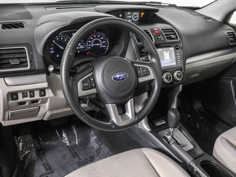 Used 2017 Subaru Forester 2.5i Premium image 5