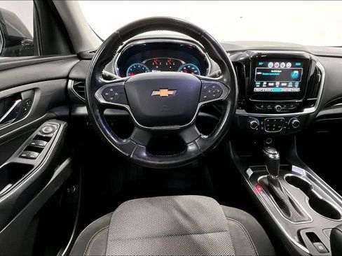 Used 2019 Chevrolet Traverse LT FWD image 6