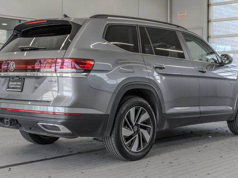 Used 2024 Volkswagen Atlas SE AWD/4WD image 29