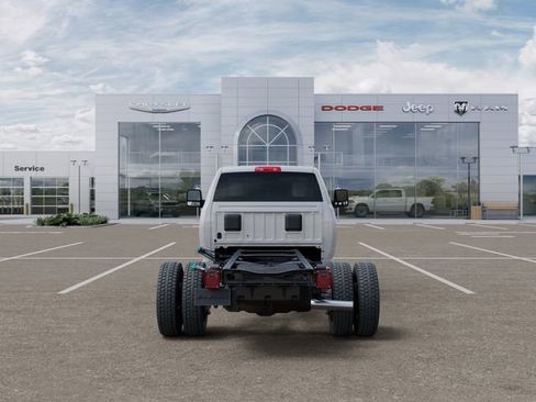 New 2025 RAM 5500 Tradesman AWD/4WD image 7