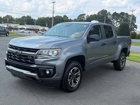 Used 2022 Chevrolet Colorado Z71 w/ Trail Boss Package AWD/4WD image 8
