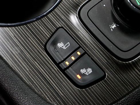 Used 2023 GMC Acadia SLT w/ LPO, Floor Liner Package image 6