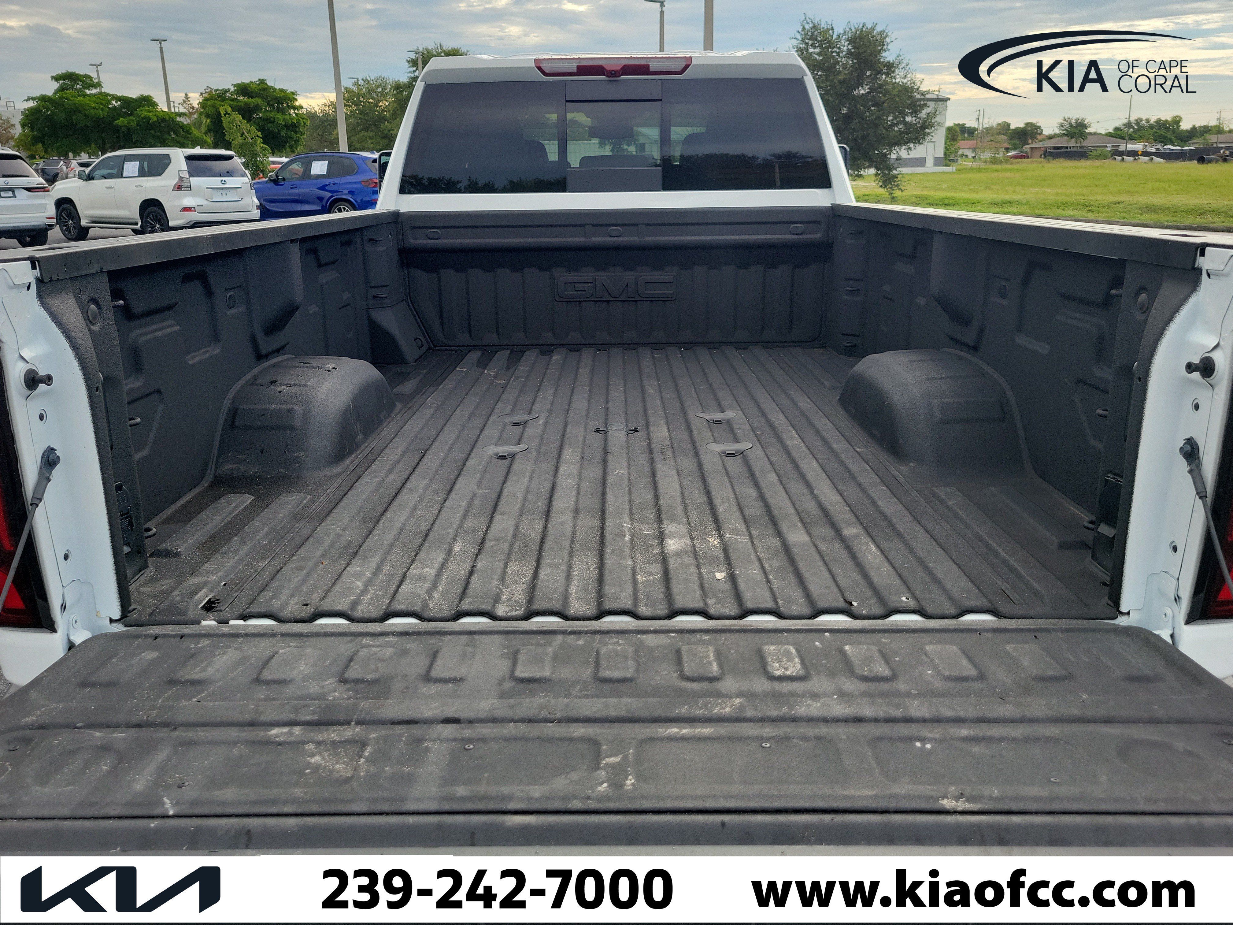 Used 2026 GMC Sierra 3500 SLT w/ SLT Convenience Package AWD/4WD image 11