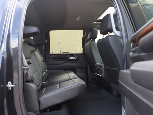 Used 2024 GMC Sierra 2500 Denali w/ Denali Reserve Package AWD/4WD image 12